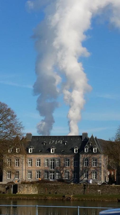 Ancienne Fermette Le Charlemont Givet Holiday home *