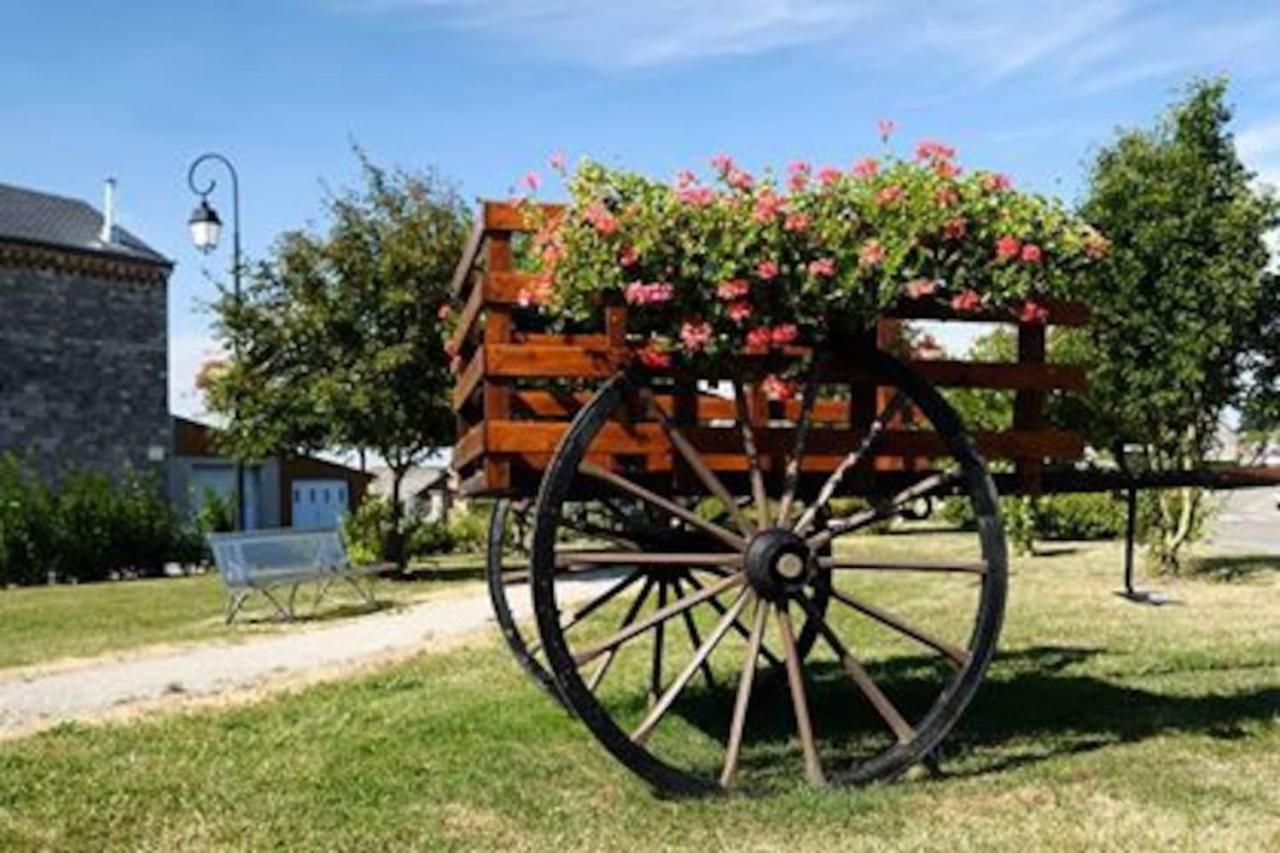 Ancienne Fermette Le Charlemont Givet Holiday home *